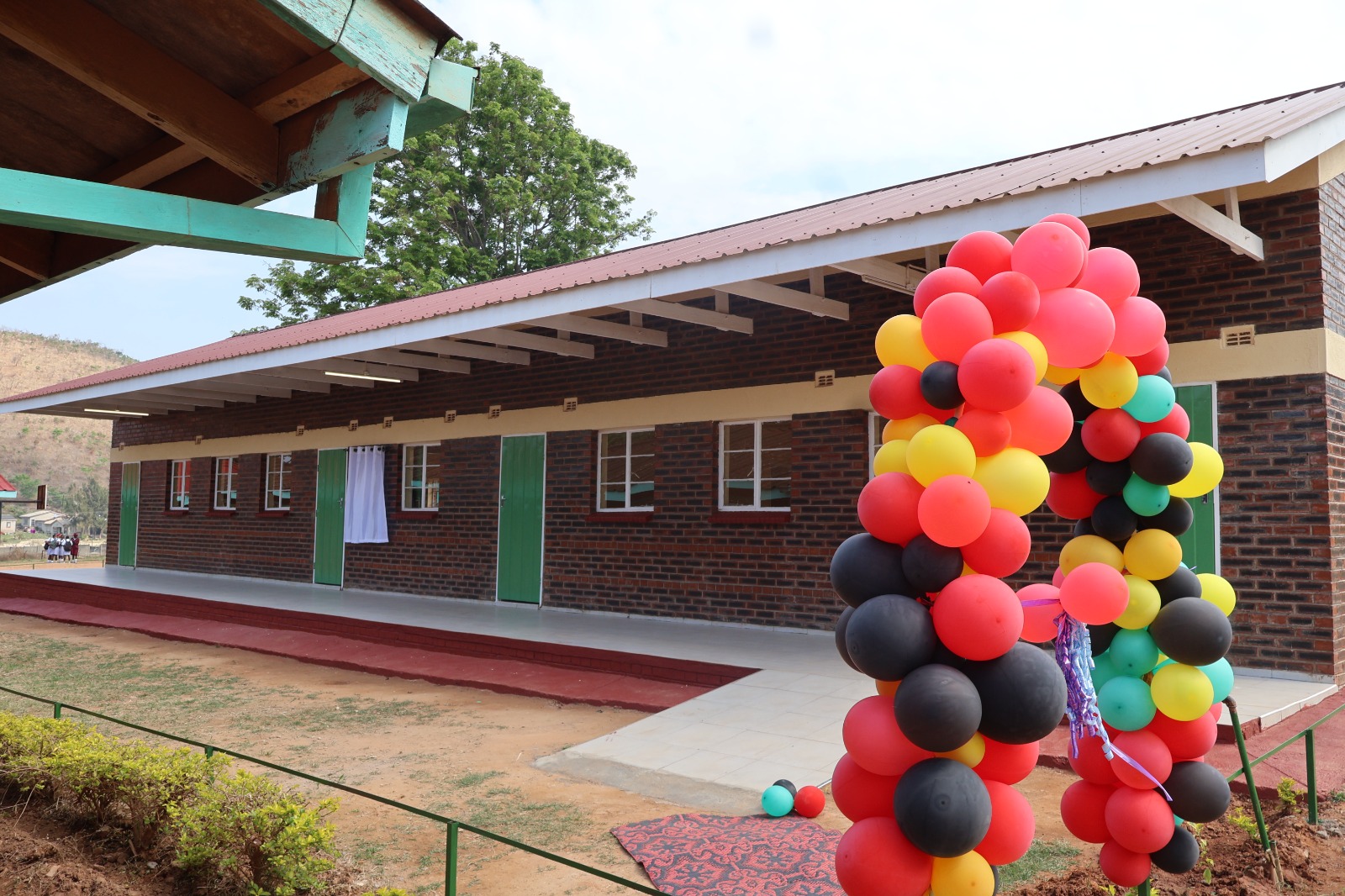 Commissioning of Dandamera Primary School and Kundayi Secondary School in Concession, Mashonaland Central Province 9